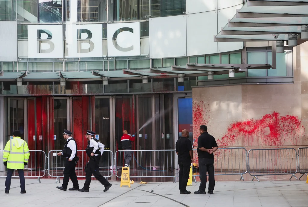bbc latest news headlines